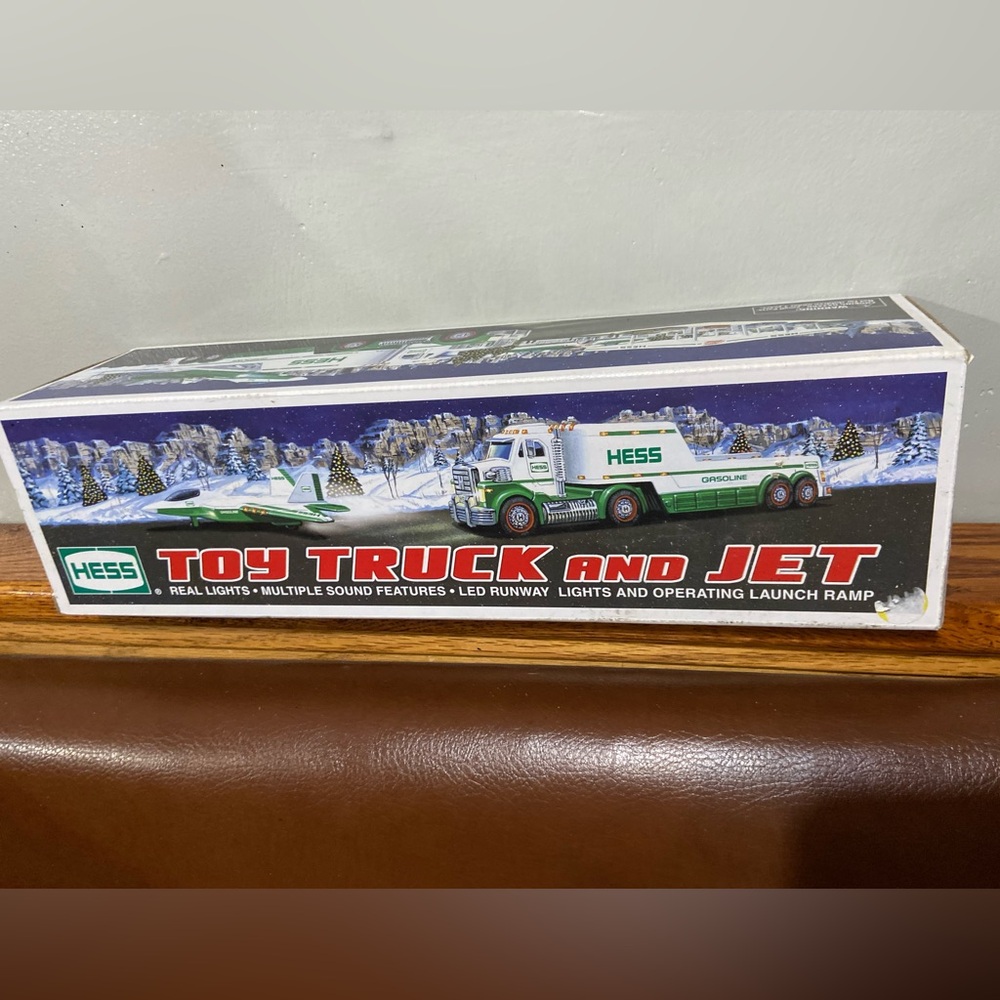 Hess truck with jet 2010